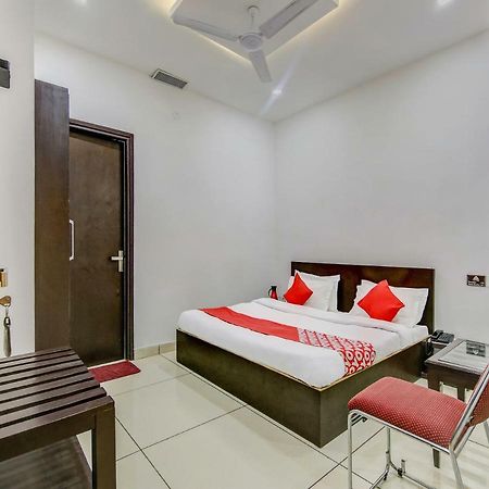 Oyo 27999 Hotel Deep Sirsa 외부 사진