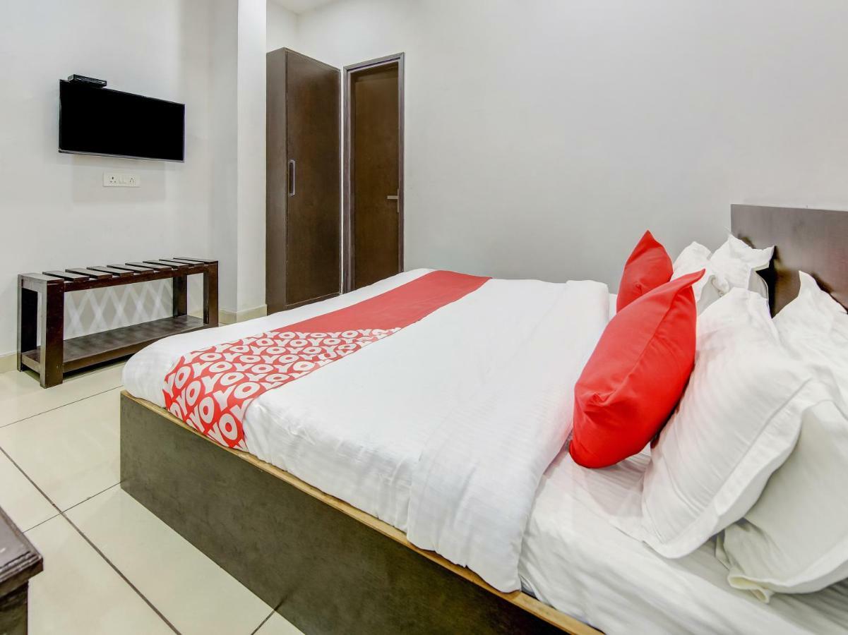 Oyo 27999 Hotel Deep Sirsa 외부 사진