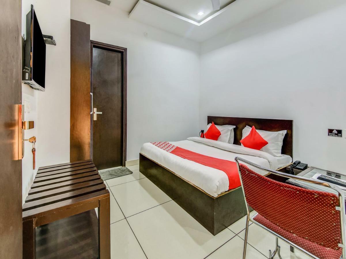 Oyo 27999 Hotel Deep Sirsa 외부 사진