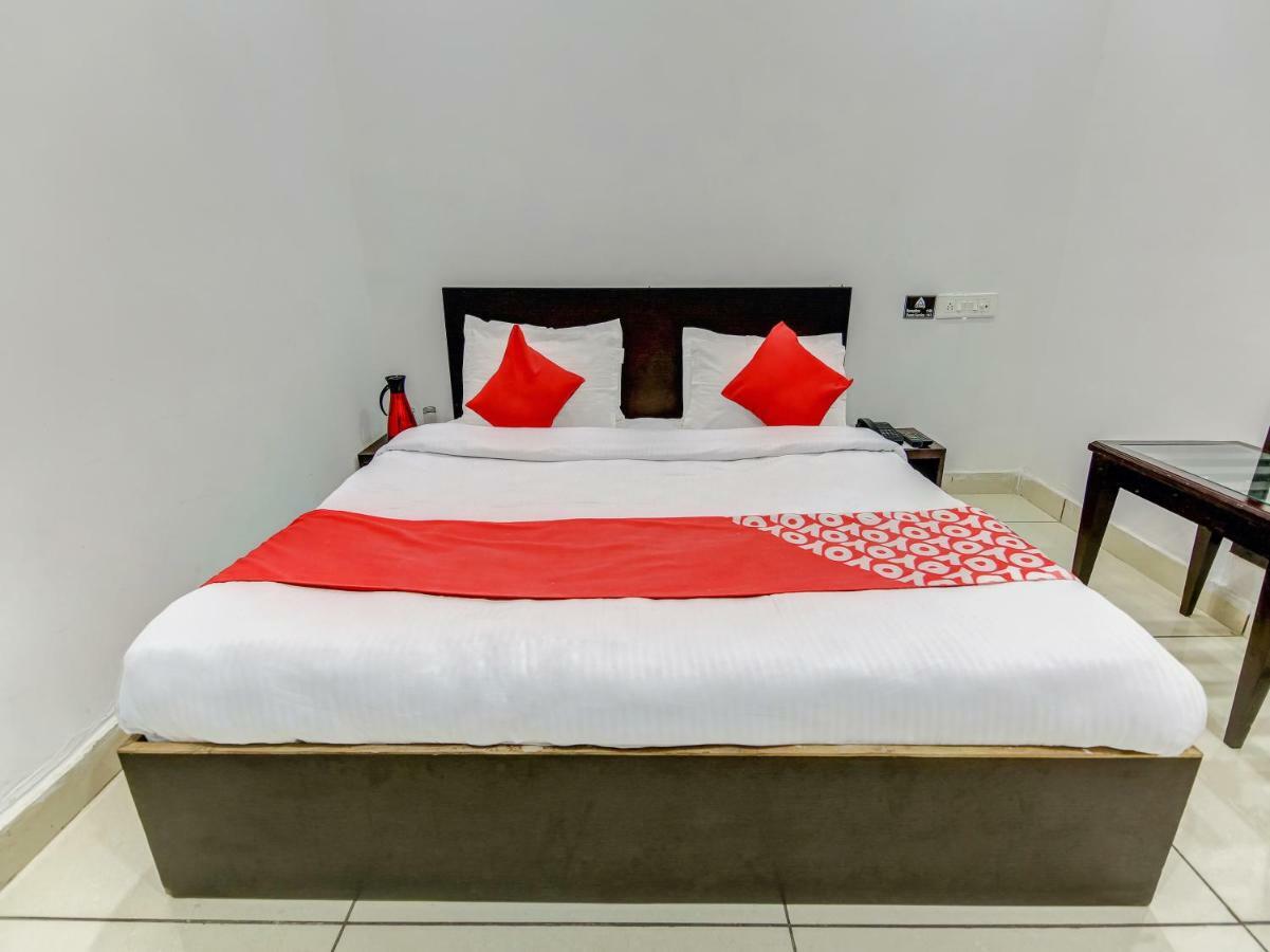 Oyo 27999 Hotel Deep Sirsa 외부 사진