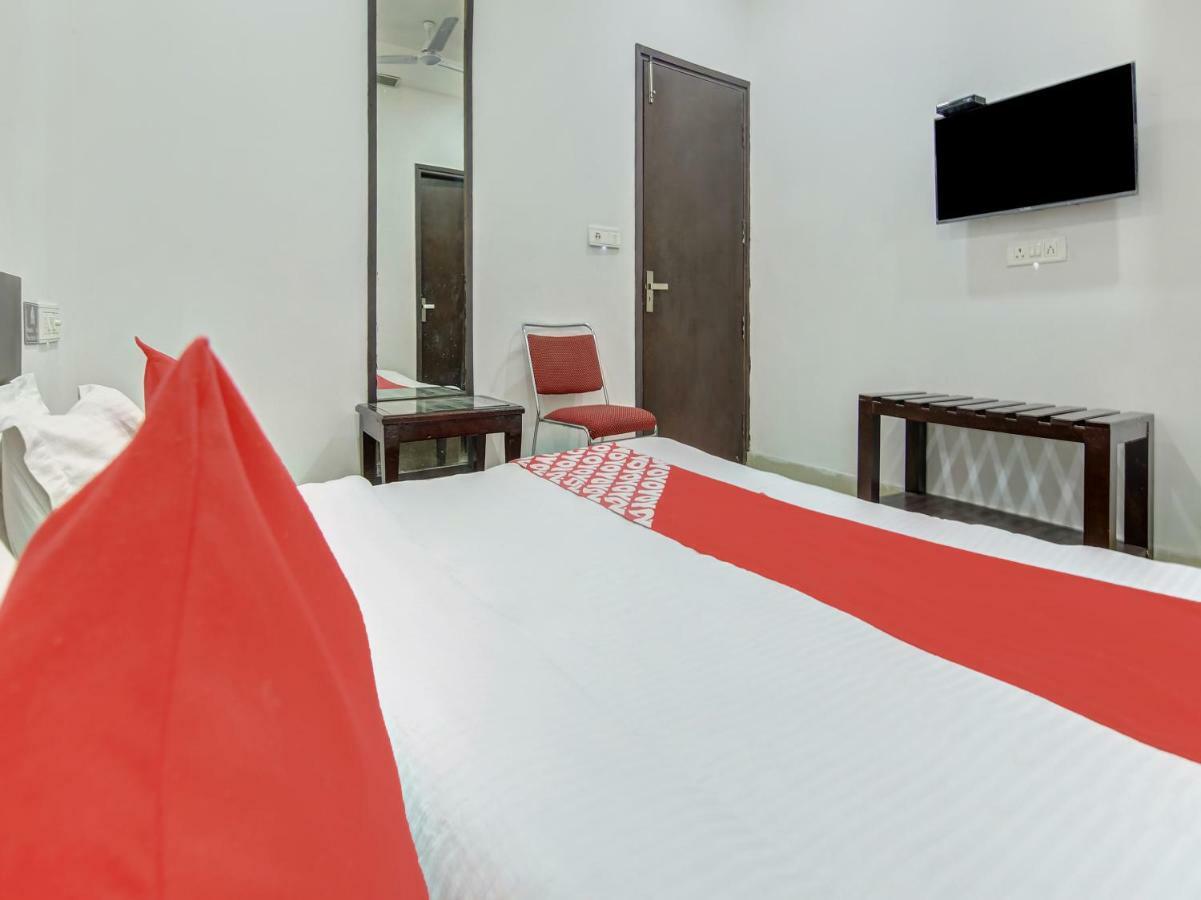 Oyo 27999 Hotel Deep Sirsa 외부 사진