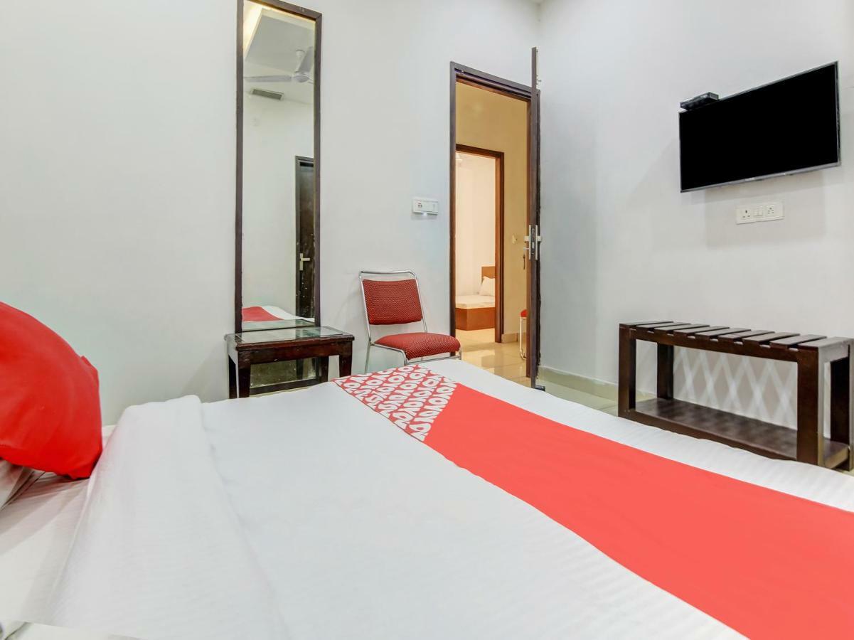 Oyo 27999 Hotel Deep Sirsa 외부 사진