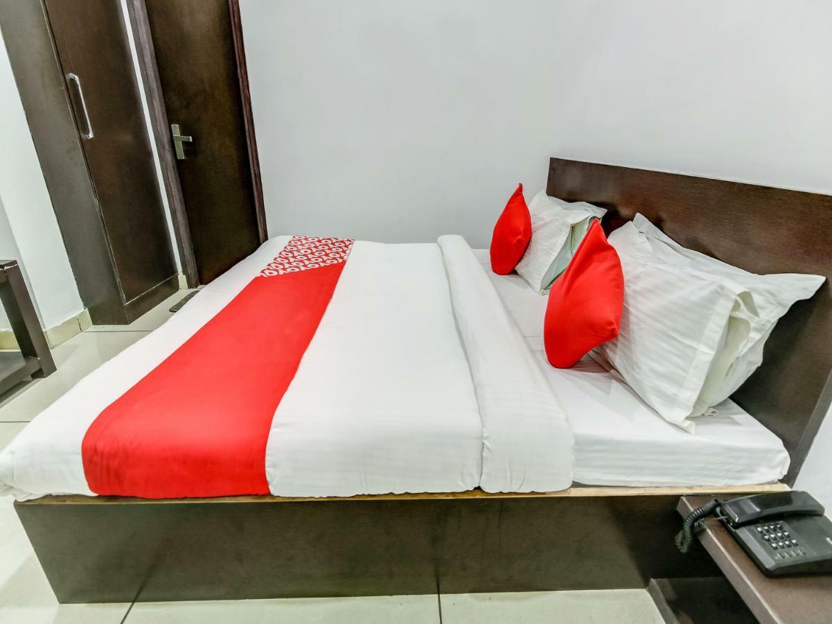 Oyo 27999 Hotel Deep Sirsa 외부 사진