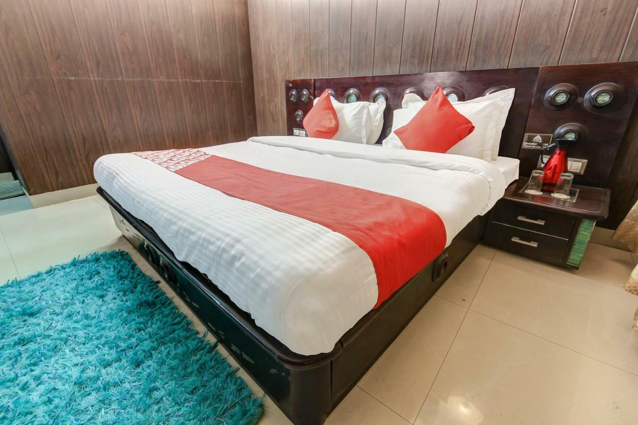 Oyo 27999 Hotel Deep Sirsa 외부 사진