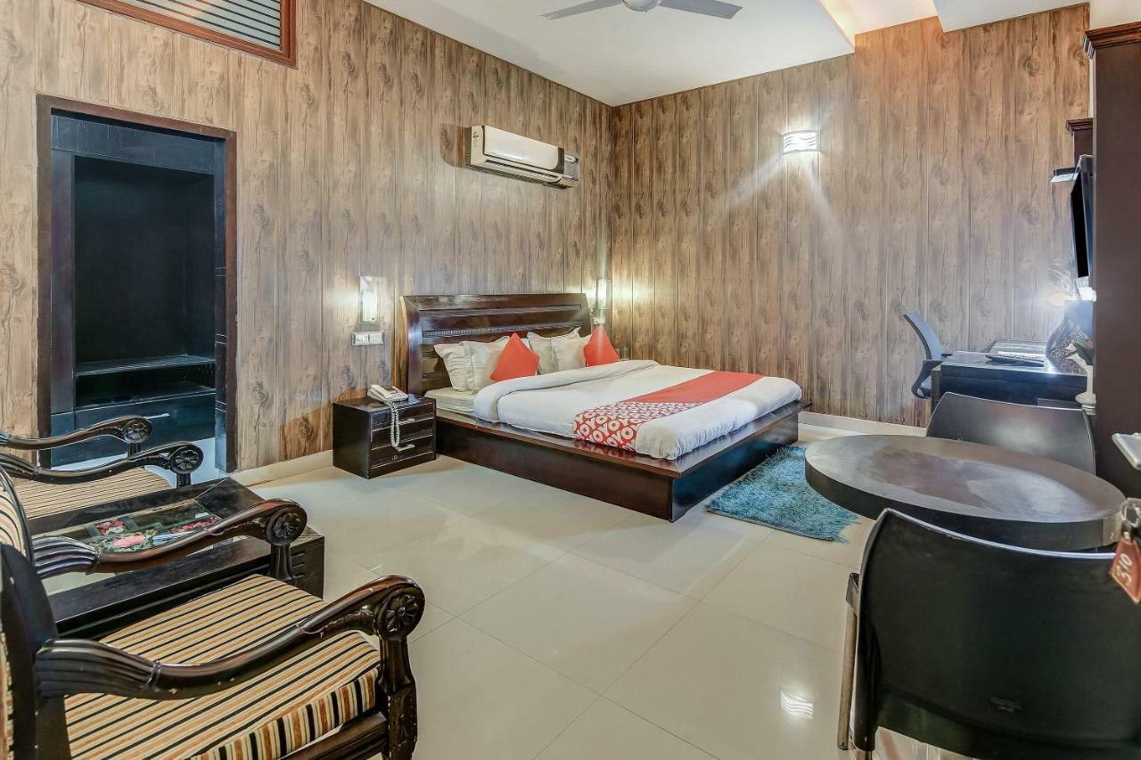 Oyo 27999 Hotel Deep Sirsa 외부 사진