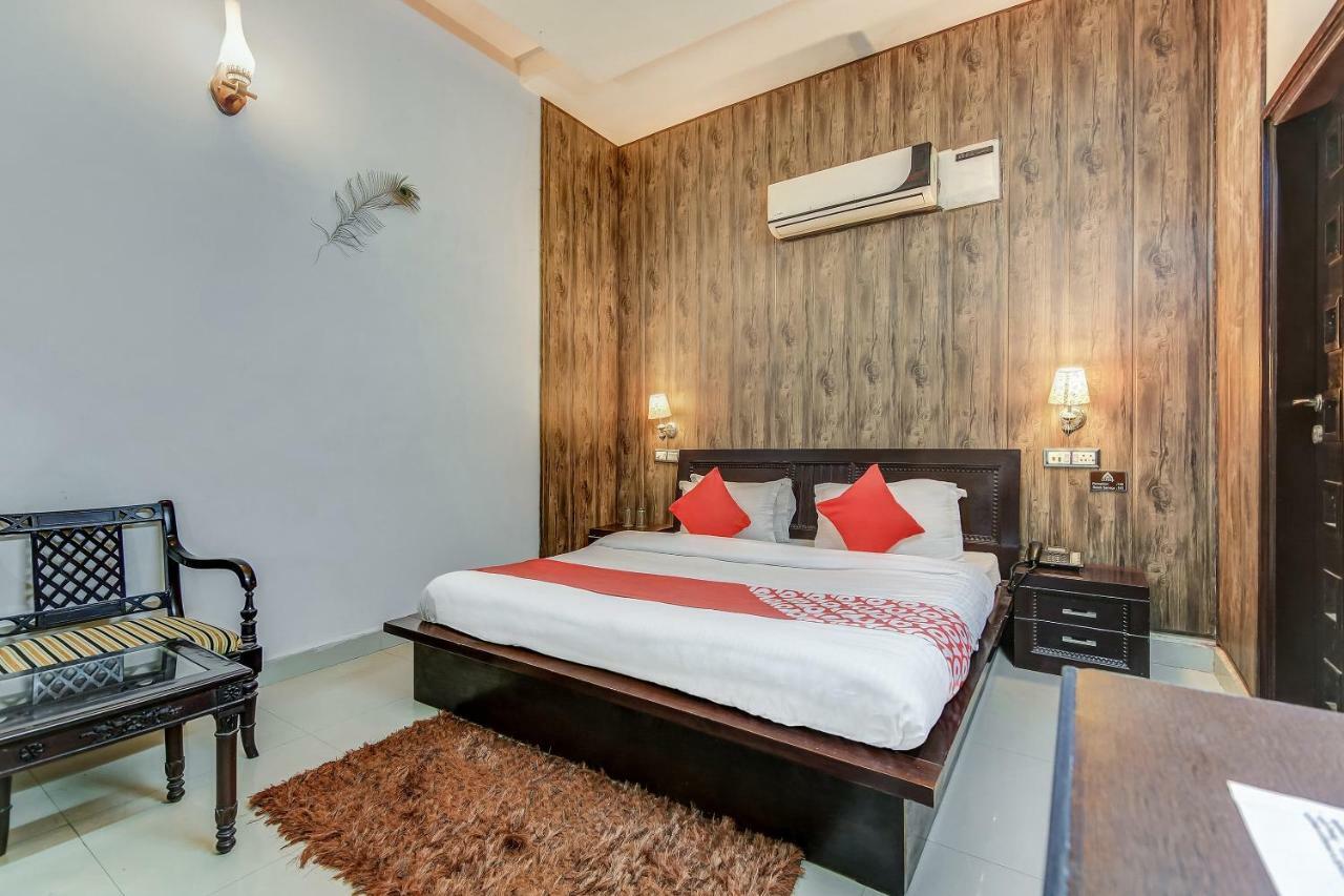 Oyo 27999 Hotel Deep Sirsa 외부 사진